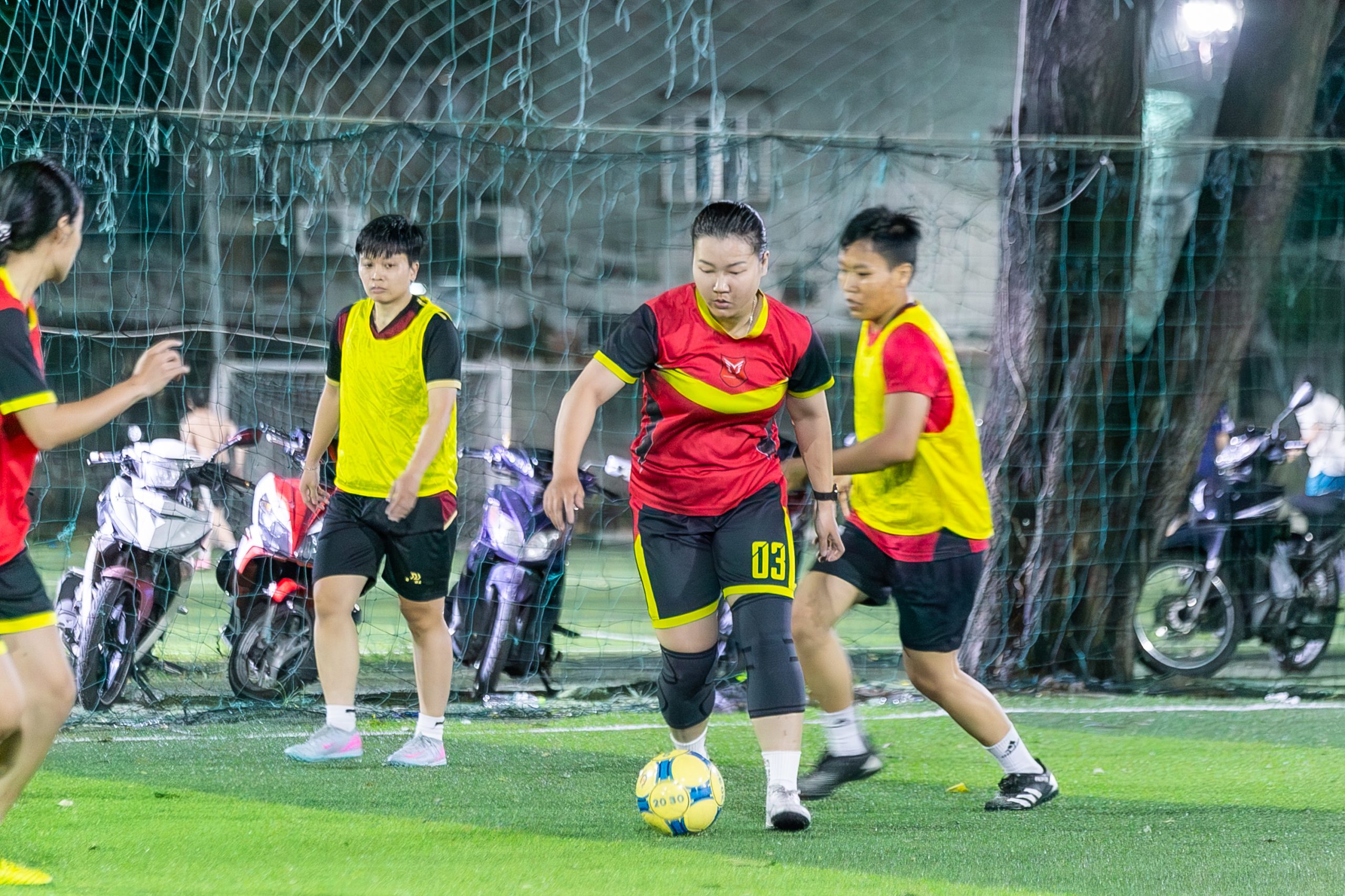 Bóng đá nữ pffc giao hữu eighteen plus